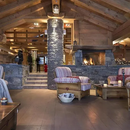 Ours, Vue Montagne Piscine Et * La Plagne